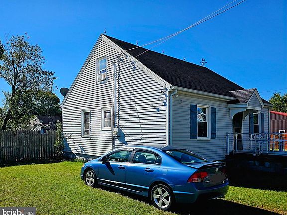2nd image of 105 E 3rd St