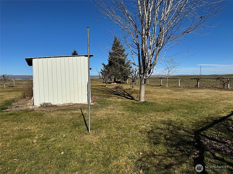 4th image of 16002 Road 28 SW