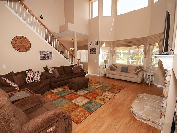 5th image of 208 Alexandra Woods Dr