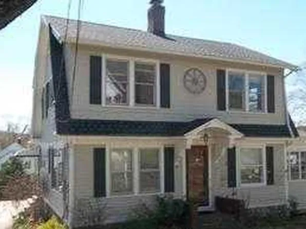 28 Walnut St, Thomaston, CT 06787