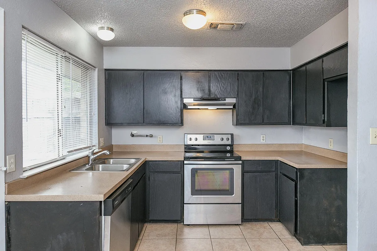 Building Photo - 2017 Paisley Dr #A