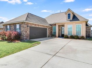 106 Chemet Rd, Youngsville, LA 70592