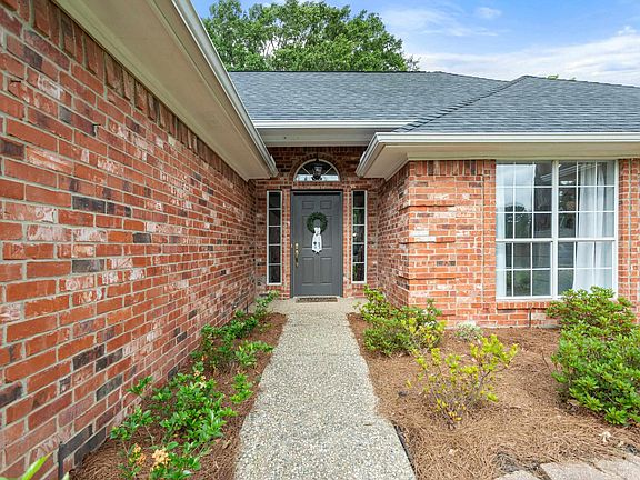5th image of 19234 Honeysuckle Dr