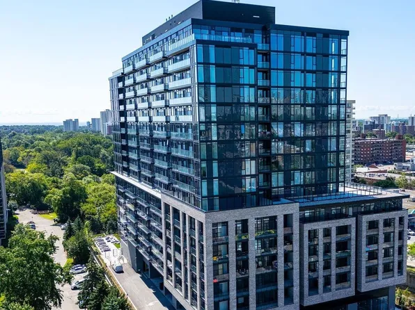 86 Dundas St E, Mississauga, ON