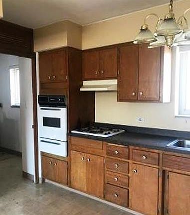 4th image of 2444 W 111th St APT 2B