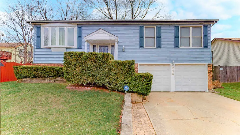 256 Whitewater Dr photo 1