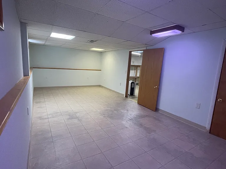 1042 N Amidon Ave — Photo 27