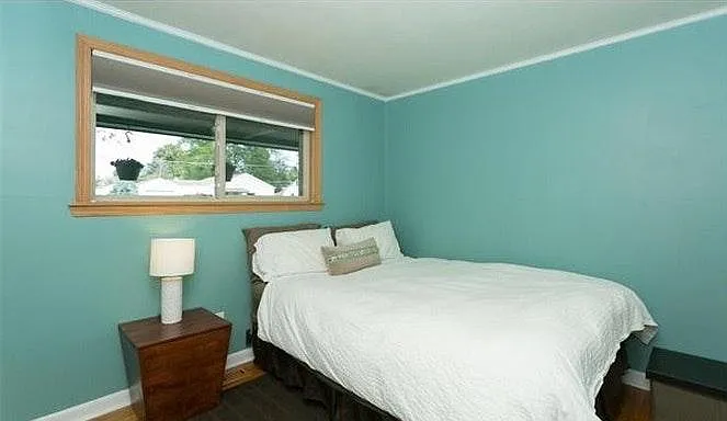 upstairs bedroom 11 ft x 9 ft