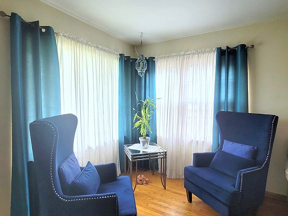 3rd image of 3634 Sarah St