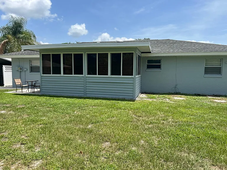 560 Lake August Dr — Photo 2
