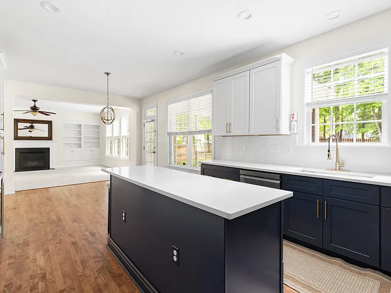511 E Hatterleigh Ave — Photo 17