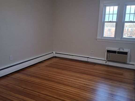5th image of 9 N Beacon St #3-1