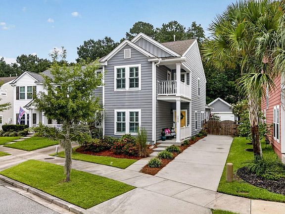 2nd image of 1658 Sparkleberry Ln