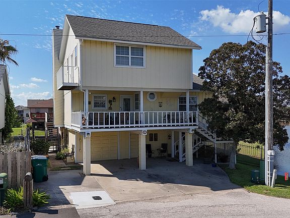 2nd image of 1 N Pelican St