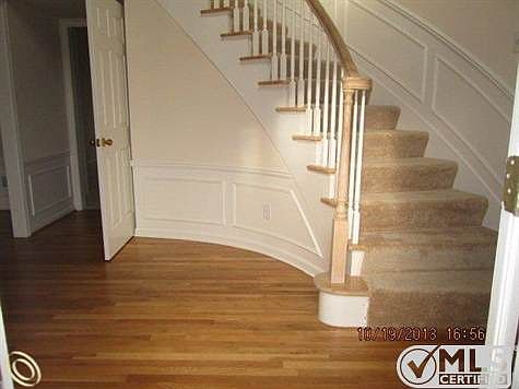 FOYER.JPG