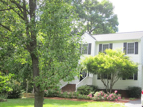 5th image of 105 Ivy West Dr