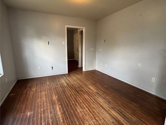 3rd image of 1418 Ormond Drive