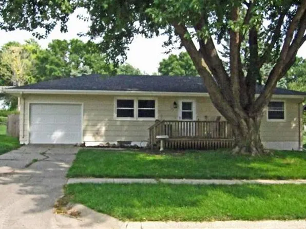 127 Maple St, Wayne, NE 68787