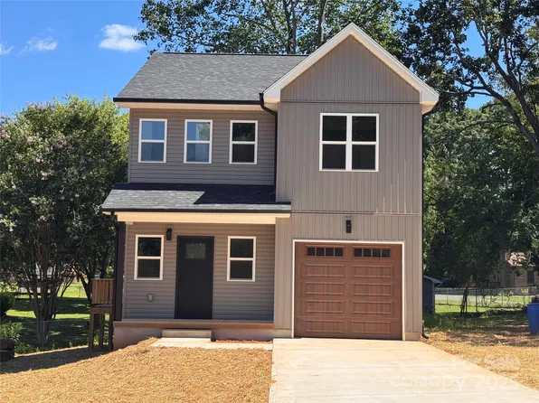 3920 Cherry Grove Dr, Hickory, NC 28602