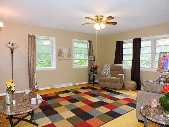 2nd image of 438 Valley View Dr