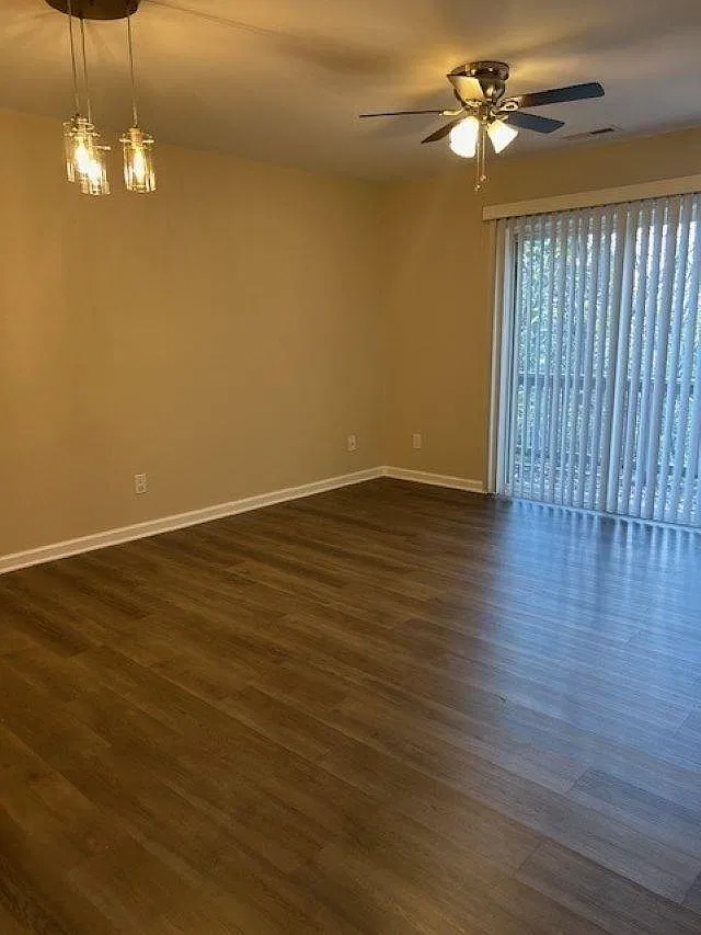 1 bed, 1.0 bath, 900 sqft, $1,155 — Photo 2