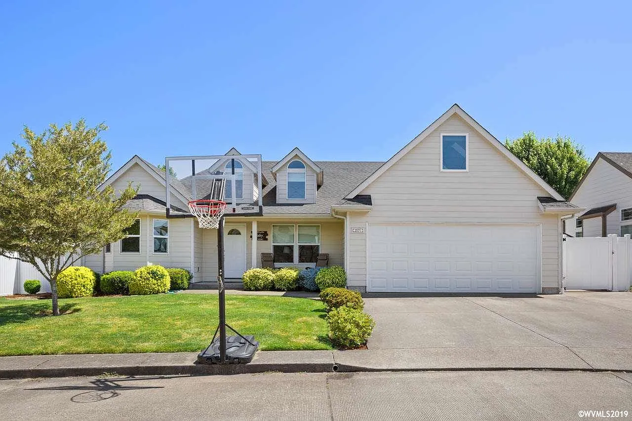2071 Chase Loop SW photo 1