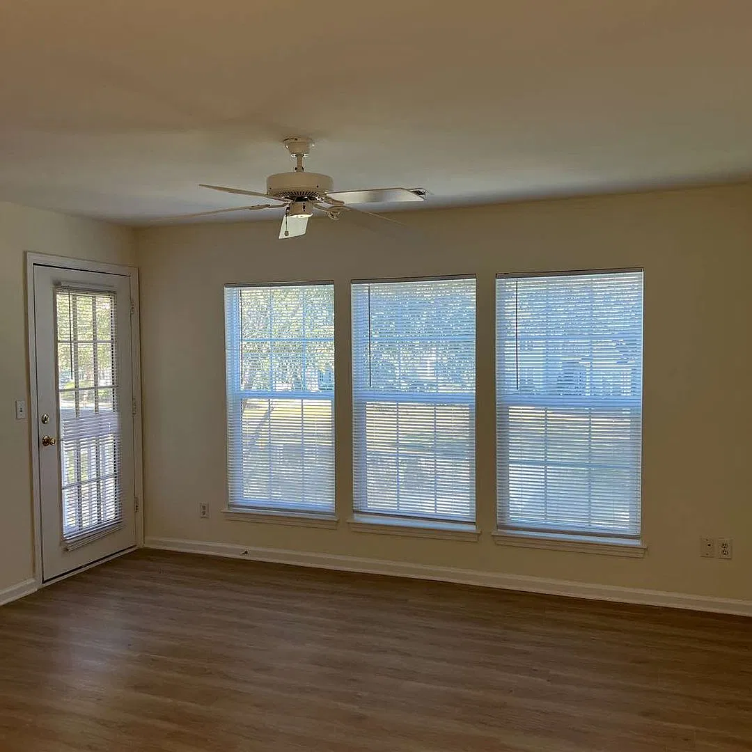 One bedroom, one bath condo, second floor unit In the gated community of Westbury! — Photo 3