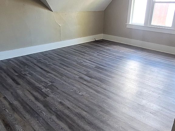 5th image of 324 W 9th St APT 3D