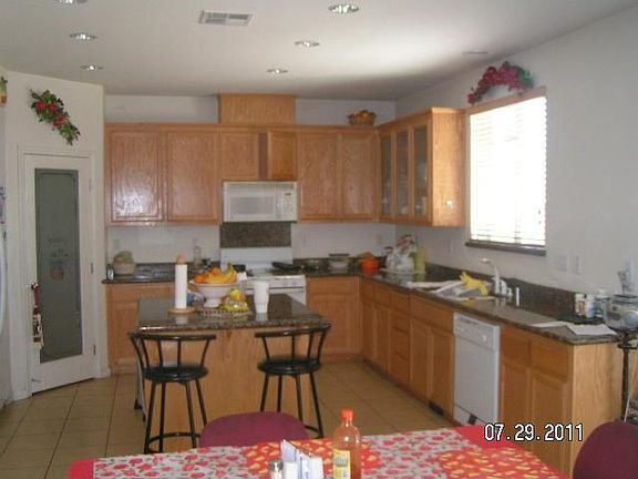 3rd image of 2852 Playa Del Sol Ave