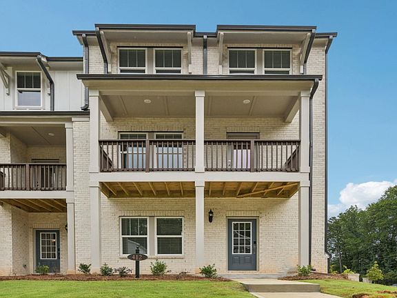 The Leighton floorplan with the Timeless Contrast Black interior package.