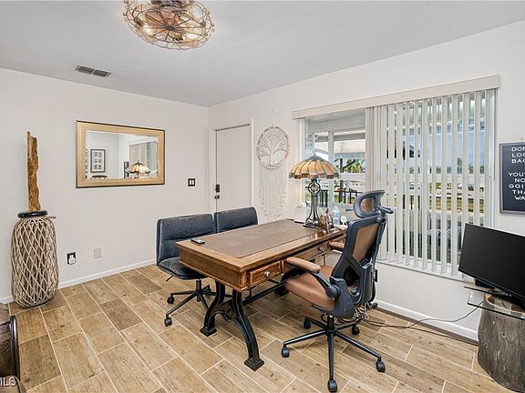 4th image of 4116 SE 20th Pl APT 202