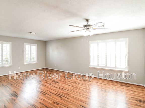 5th image of 1914 Honeysuckle Dr