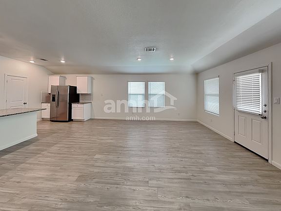 4th image of 2705 Iberia Ct