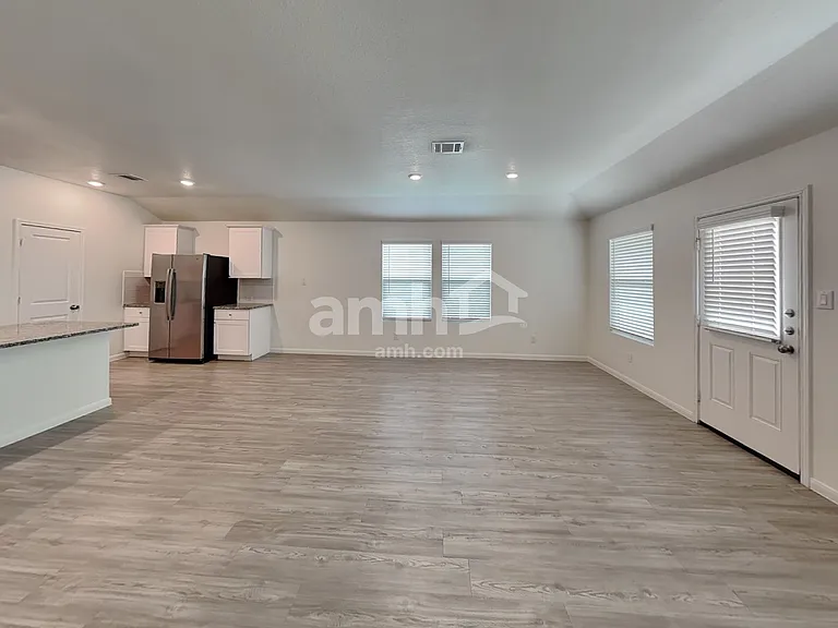 2705 Iberia Ct — Photo 4