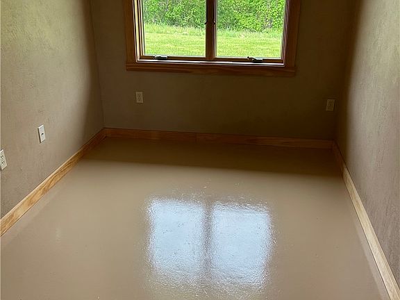 5th image of 1004 Old Ridge Rd