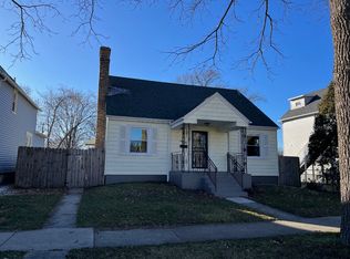 850 Adams St, Waukegan, IL 60085