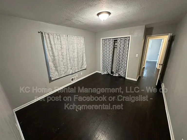7604 E 107th St — Photo 12