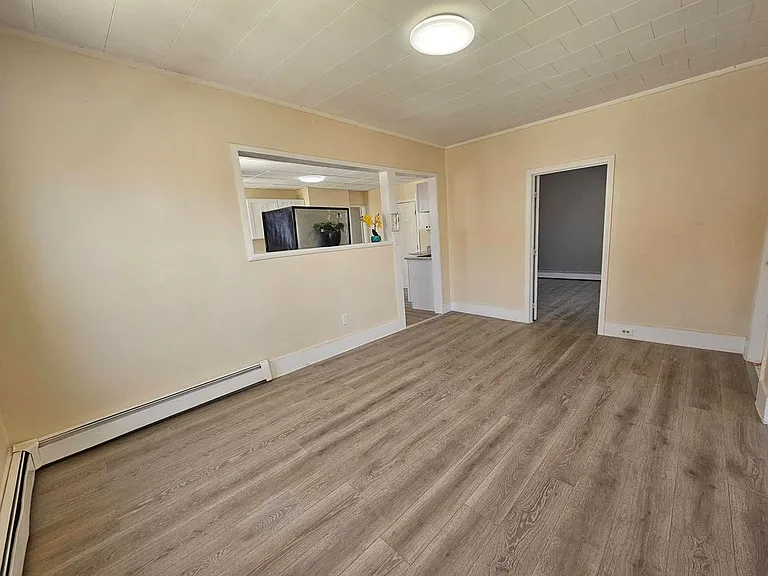 40 Putnam St #2 — Photo 7
