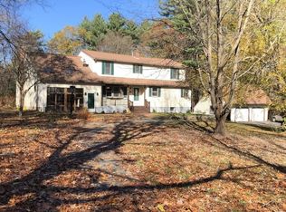 14 Cross St, Douglas, MA 01516