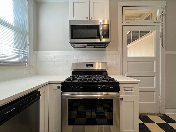 4th image of 4846 N Claremont Ave #2