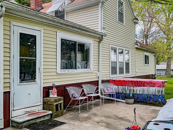 5th image of 2831 Hemlock Rd