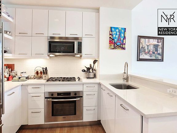 5th image of 635 W 42nd St APT 44D