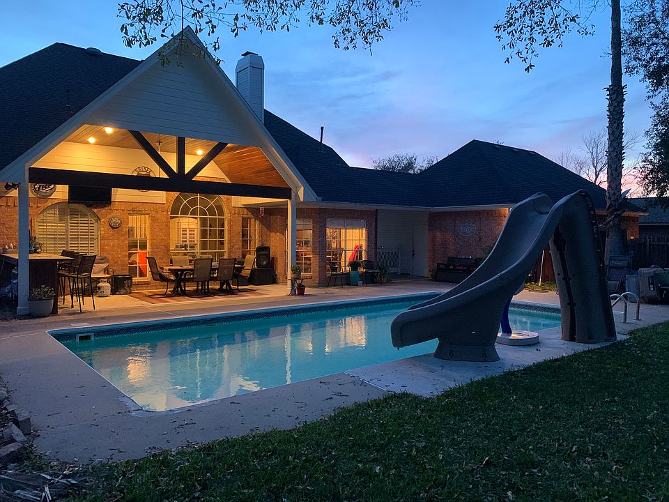 1st image of 306 Bloomingdale Cir