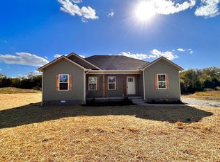 504 Hunters Cir, Russellville, KY