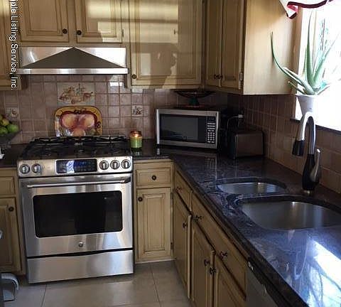 2nd image of 5 Sunset Ln
