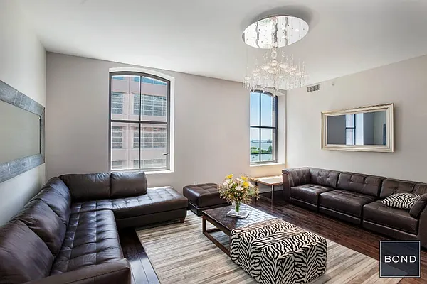 Sold by Bond New York | media 1