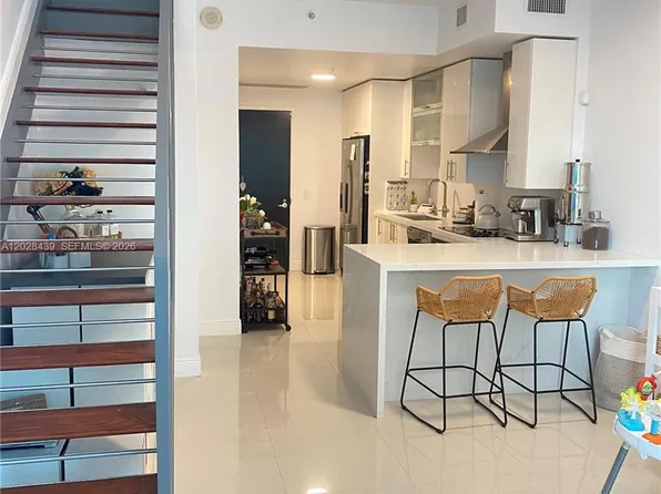 60 SW 13th St APT 2212, Miami, FL 33130