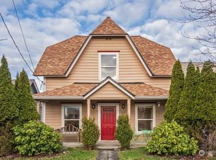 812 5th St, Anacortes, WA 98221