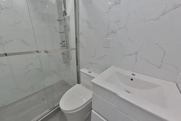 Rented by Platinum Properties | media 19