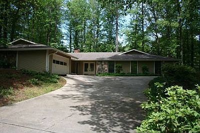 1st image of 3201 W Somerset Ct SE